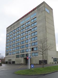 851438 Gezicht op de voorgevel van het hoofdkantoor van de Brandweer Utrecht, post Leidsche Rijn (Belcampostraat 10) te ...